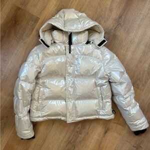 Aritzia Super Puff jacket (size M)